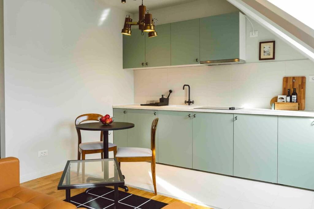 Vivando - Beautiful Studio B + Parking Boekarest Buitenkant foto
