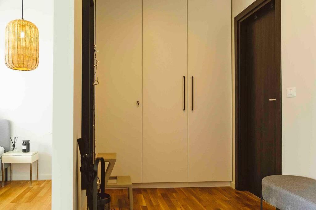 Vivando - Beautiful Studio B + Parking Boekarest Buitenkant foto