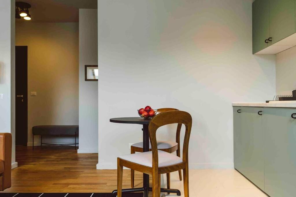 Vivando - Beautiful Studio B + Parking Boekarest Buitenkant foto
